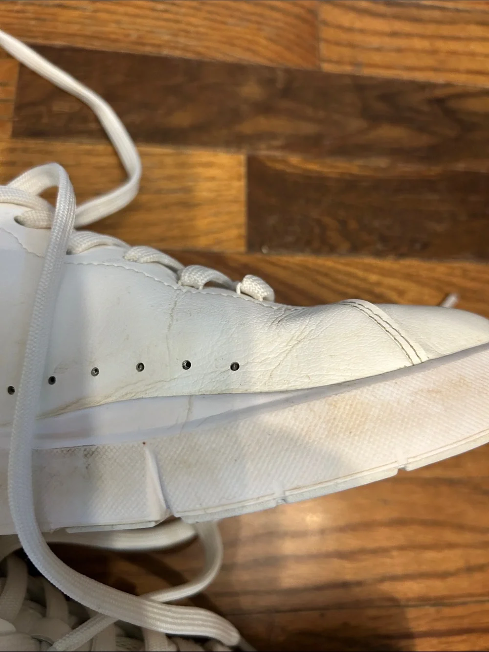 On Running ‘The Roger’ Women’s white Low-Top Sneakers(Roger Federer)Great shoes